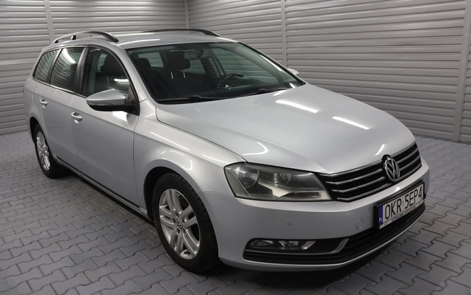 Volkswagen Passat cena 29999 przebieg: 236000, rok produkcji 2012 z Białystok małe 121